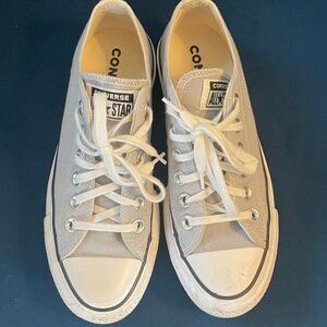 Grey size 6 women’s Converse low tops